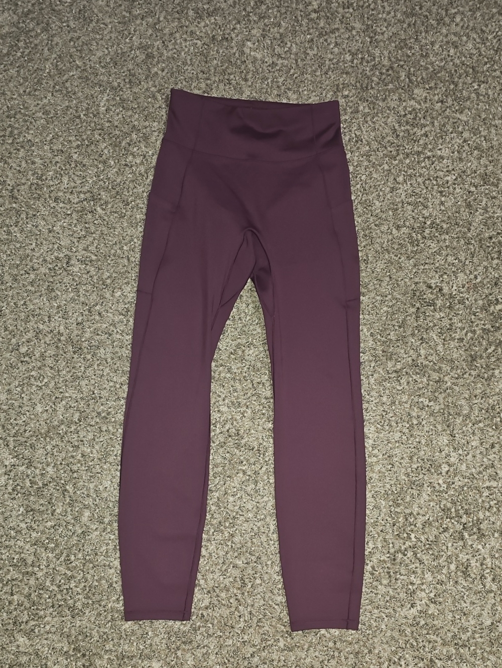 Beyond Yoga Nwots Sz Small,Cabernet!! Beautiful And has Pockets. 25" Inseam